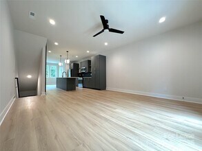 1358 Briar Creek Rd in Charlotte, NC - Building Photo - Building Photo