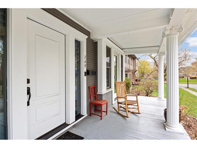 749 Linwood Ave in St. Paul, MN - Building Photo - Building Photo