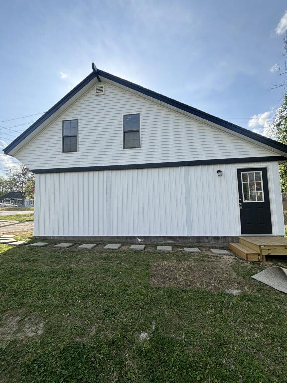 property at 210 W 5th St