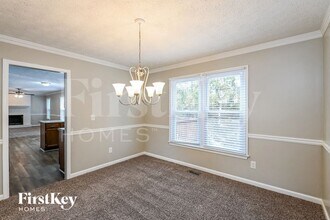 1817 Emerson Lake Cir in Snellville, GA - Foto de edificio - Building Photo