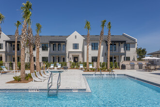 Residences at 393 North Apartments in Santa Rosa Beach, FL - Foto de edificio - Building Photo