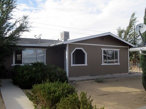 7454 Elk Trl in Yucca Valley, CA - Building Photo - Building Photo