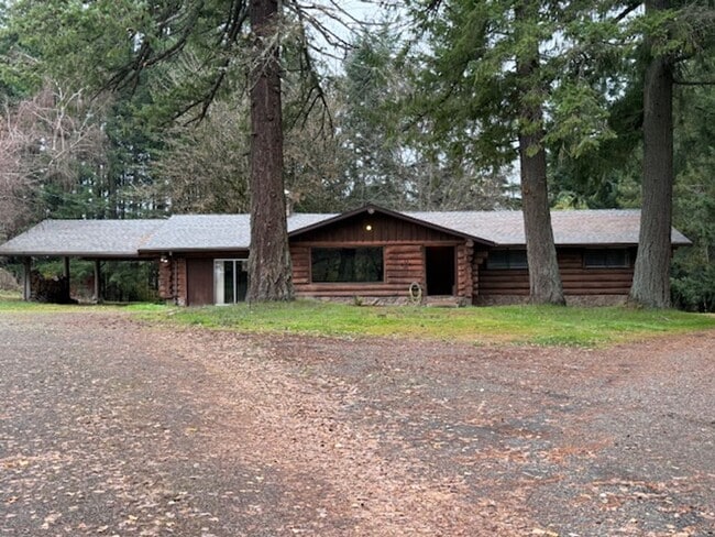 30365 NE Trails End Ln in Newberg, OR - Building Photo - Building Photo