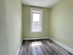 2 Bayview Ave in Jersey City, NJ - Building Photo - Building Photo