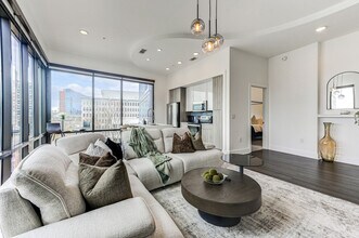 1075 Peachtree Rd in Atlanta, GA - Building Photo - Building Photo