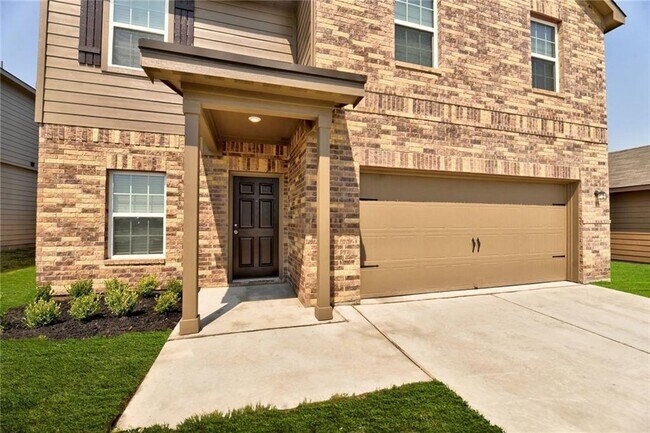 116 Maywood Ln in Jarrell, TX - Foto de edificio - Building Photo