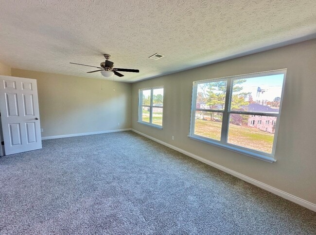 202 Dixon Cir in Vine Grove, KY - Building Photo - Building Photo