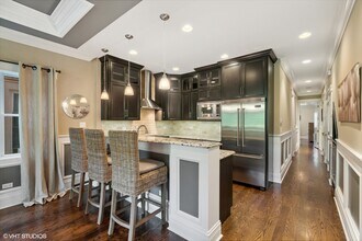 1022 W Diversey Pkwy in Chicago, IL - Building Photo - Building Photo