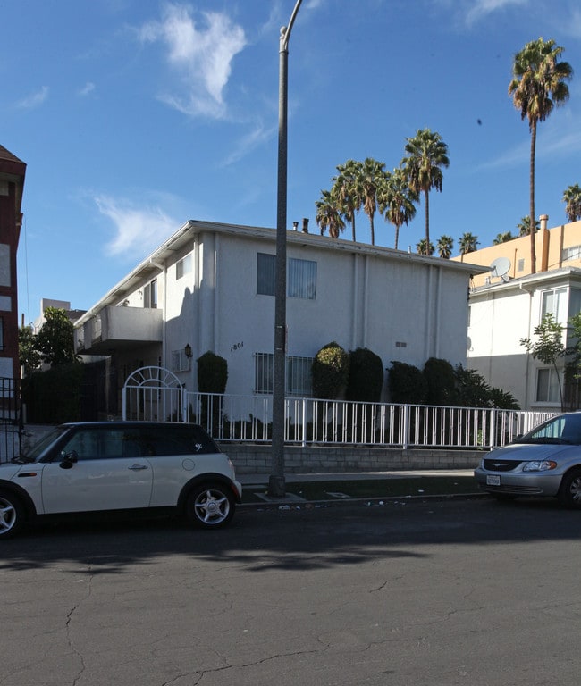 1801 N Harvard Blvd in Los Angeles, CA - Building Photo - Building Photo