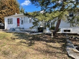 257 Hillcrest Ave in Conshohocken, PA - Building Photo