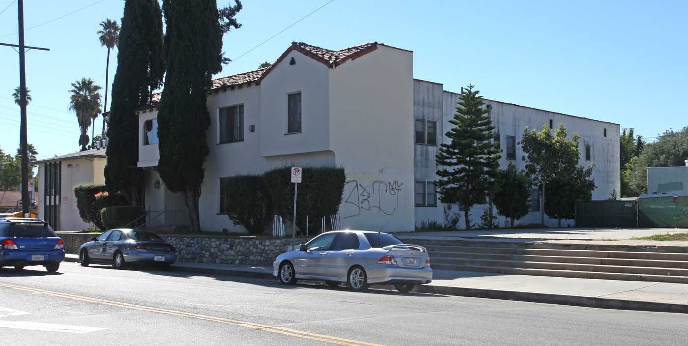 120 Avenue 50 in Los Angeles, CA - Building Photo