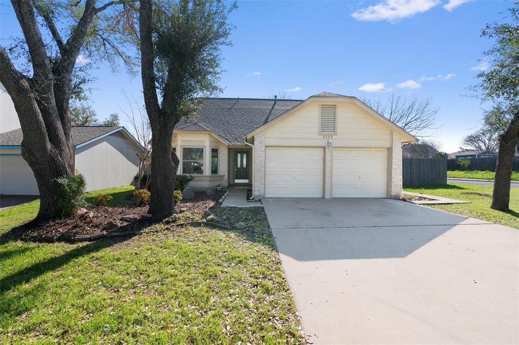 4303 Steve Scarbrough Dr in Austin, TX - Building Photo