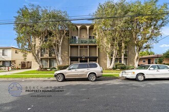925 N. Inglewood Ave. in Inglewood, CA - Foto de edificio - Building Photo