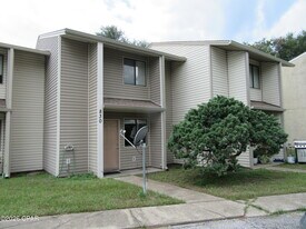 830 West St in Panama City, FL - Building Photo