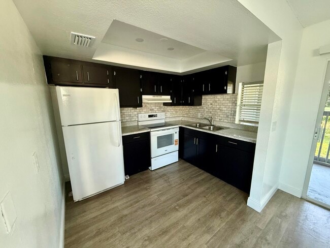 3431 Helena Dr in Lake Worth Beach, FL - Building Photo - Building Photo