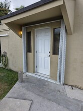 9840 SW 47th St in Miami, FL - Building Photo - Building Photo