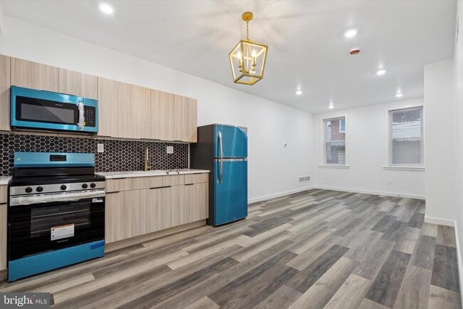 104 W Ontario St in Philadelphia, PA - Foto de edificio - Building Photo