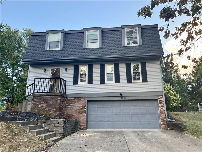 2609 Fox Chase Ct in Bridgeville, PA - Building Photo
