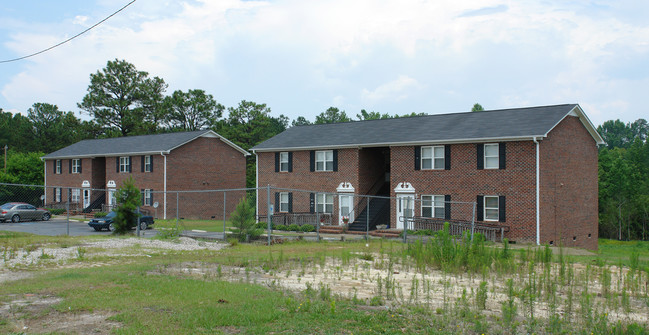 Worthy Arms in Spring Lake, NC - Building Photo - Building Photo