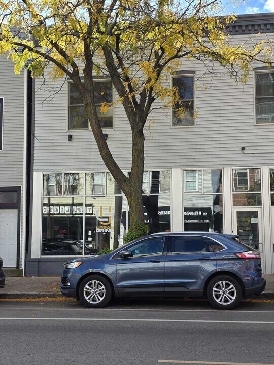 2329 W Belmont Ave in Chicago, IL - Building Photo