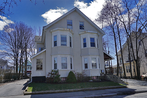 83 Brown St, Unit 2 in Waltham, MA - Foto de edificio