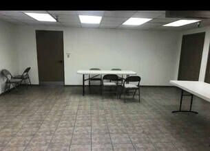 12801 Moorpark St, Unit 204 in Studio City, CA - Building Photo - Building Photo