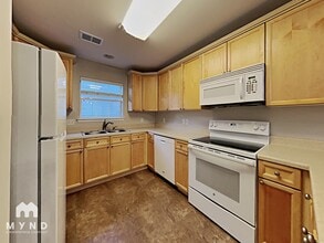 306 Forest Lakes Dr in Sterrett, AL - Foto de edificio - Building Photo