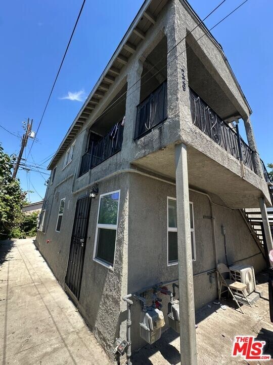 229 E 85th St in Los Angeles, CA - Building Photo