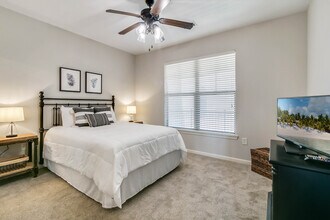 903 Charo Pky, Unit 832 in Davenport, FL - Foto de edificio - Building Photo