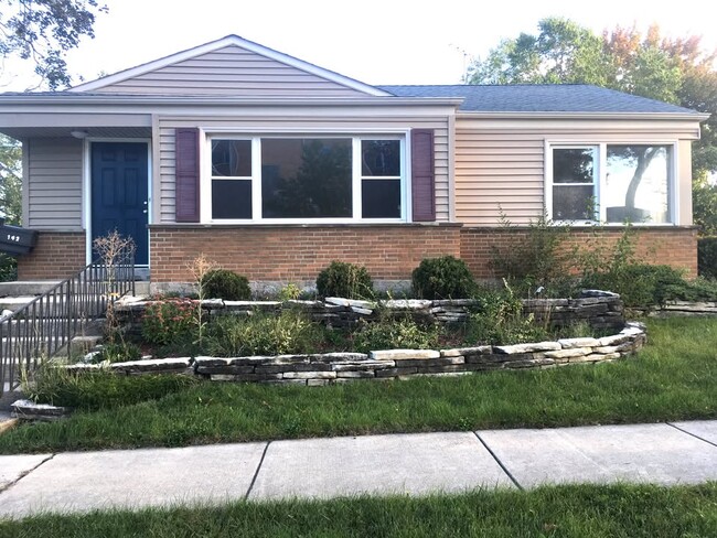property at 142 E Grove St