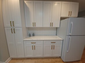 8927 S Blackstone Ave, Unit 2nd Floor in Chicago, IL - Building Photo - Building Photo