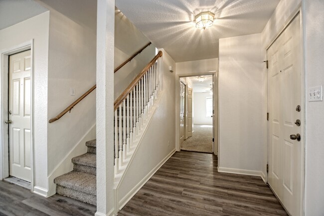 101 S Mockingbird Cir in Cedar Creek, TX - Building Photo - Building Photo