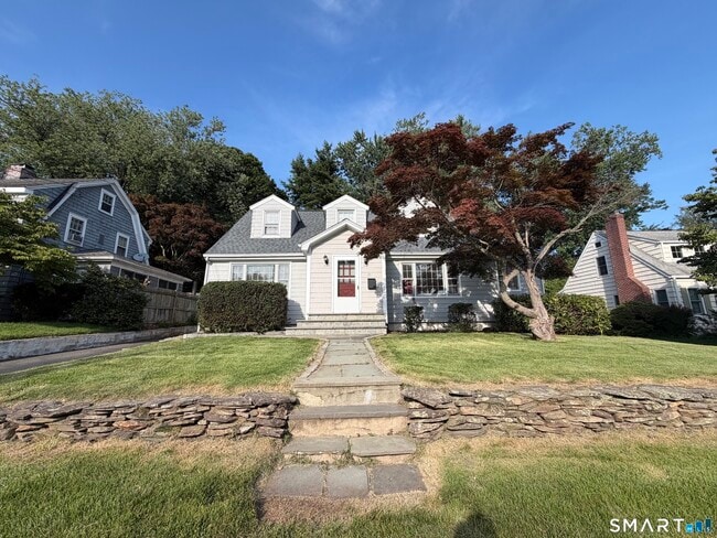 property at 25 Ludlow Manor