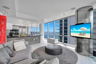 17121 Collins Ave, Unit # 3501 in Sunny Isles Beach, FL - Building Photo - Building Photo