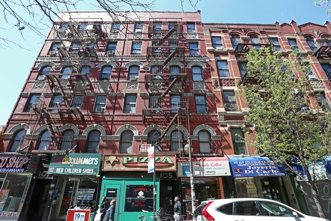 105 Clinton St in New York, NY - Building Photo - Building Photo