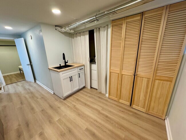 1217 W 37th St, Unit Brand new cozy apartment in Baltimore, MD - Foto de edificio - Building Photo