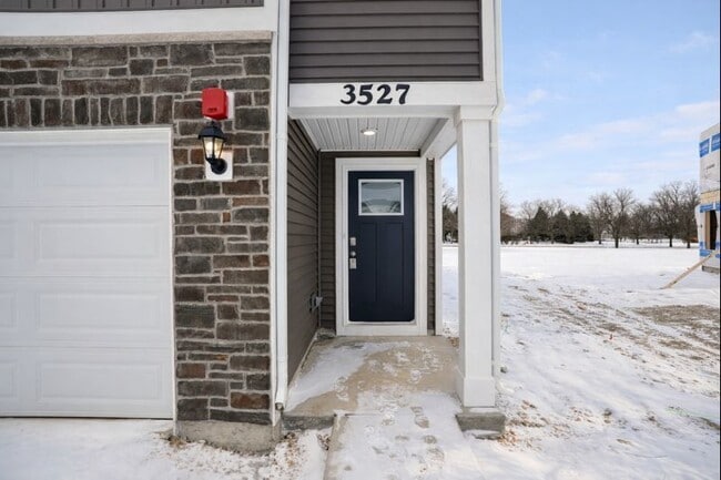 3527 Richardson Cir in Yorkville, IL - Building Photo - Building Photo