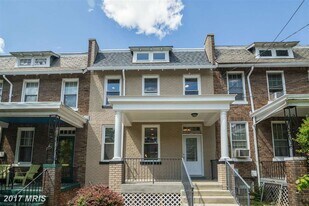 921 Farragut St NW, Unit Petworth in Washington, DC - Building Photo