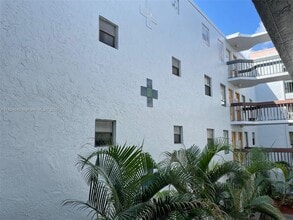 1750 N Congress Ave in West Palm Beach, FL - Building Photo - Building Photo
