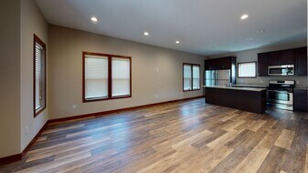 915 7th St SE in Minneapolis, MN - Building Photo