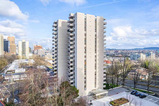 Lincoln tower in Portland, OR - Building Photo - Building Photo