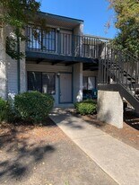 910 Brett Dr in Hinesville, GA - Building Photo