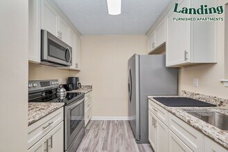 215 Seasons Trail-Unit -A .1315604 in Newport News, VA - Building Photo - Building Photo