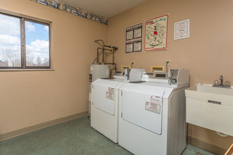 Cedar Wood Apartments in Mansfield, OH - Foto de edificio - Interior Photo