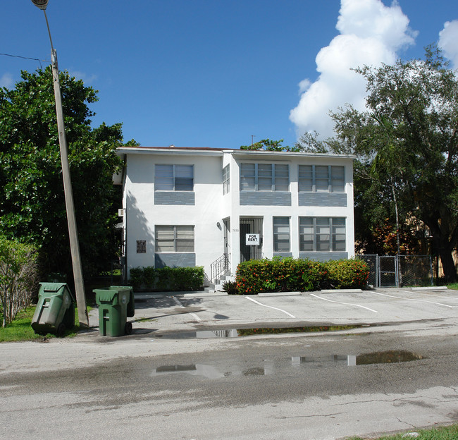 7810 NE 10th Ct in Miami, FL - Foto de edificio - Building Photo