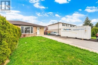 42 Flamingo Crescent in Brampton, ON - Building Photo - Building Photo