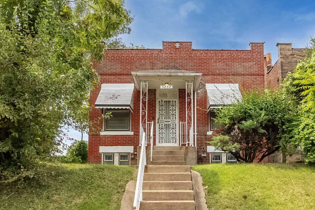 5252 Maffitt Ave in St. Louis, MO - Building Photo