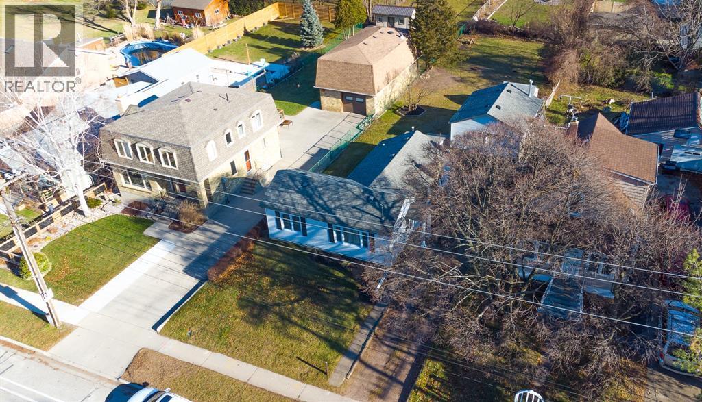 1474 Colborne Rd in Sarnia, ON - Foto de edificio