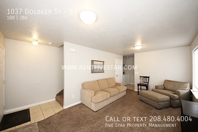 1037 Dolbeer St in Pocatello, ID - Foto de edificio - Building Photo