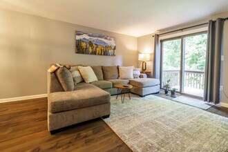 406 Cedar Hollow Dr in Rocky Hill, CT - Building Photo - Building Photo